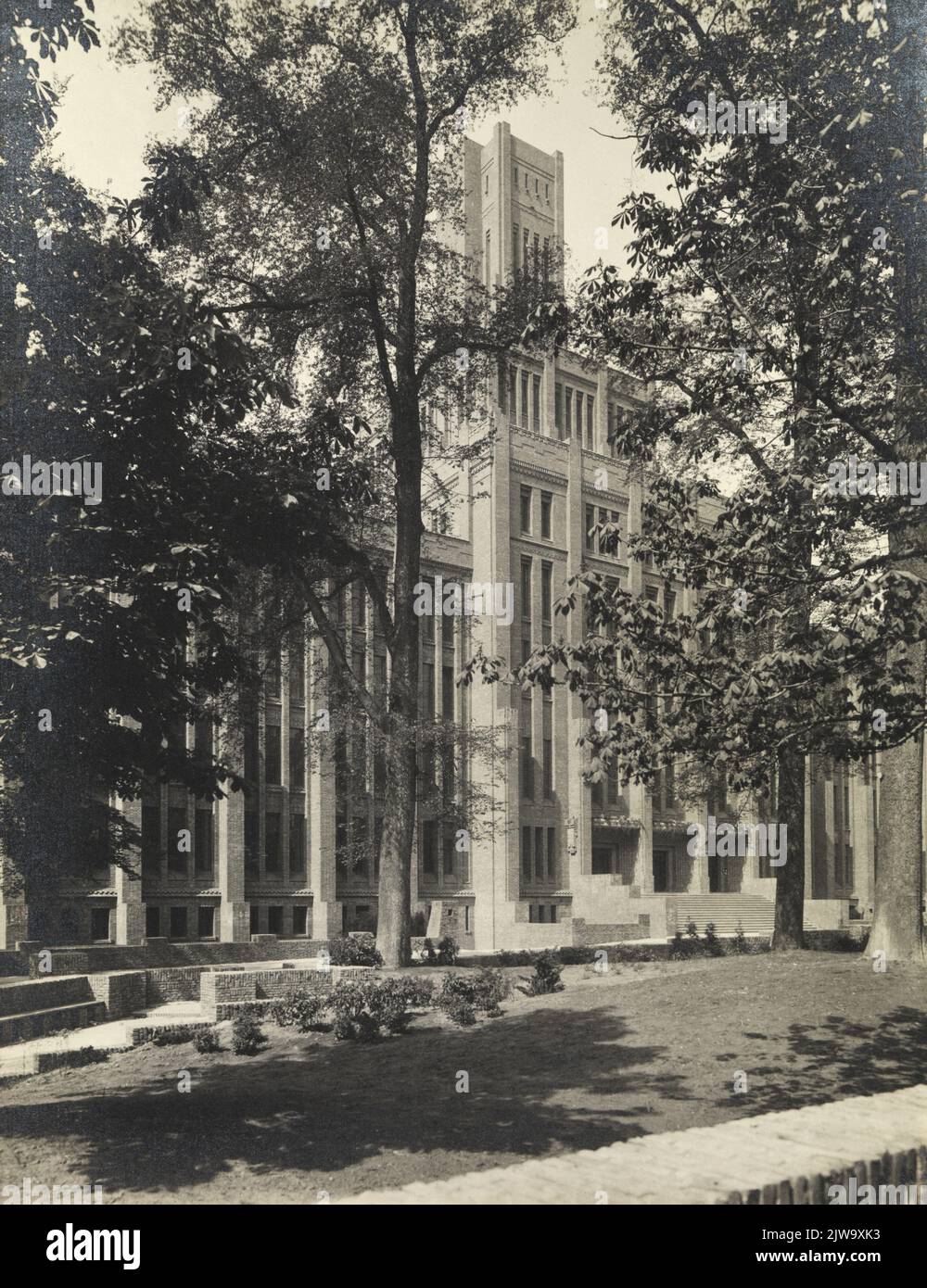 Ansicht des Verwaltungsgebäudes der Niederländischen Eisenbahnen (HGB III, Moreelsepark) aus dem Jahr 3. in Utrecht, aus dem Osten. Stockfoto