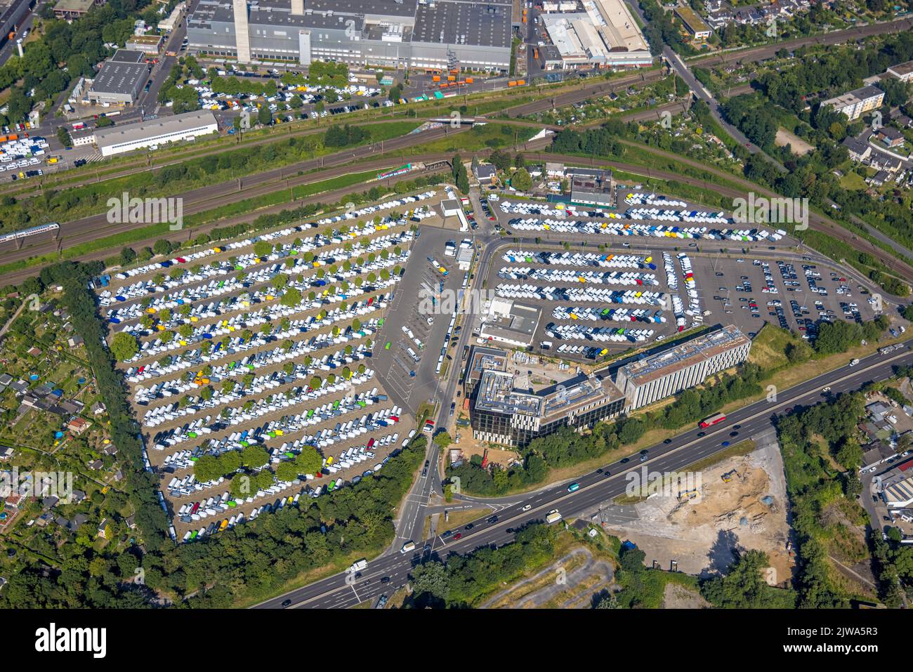 Luftaufnahme, Autolager Laden von Mercedes-Parkplätzen, Mörsenbroich, Düsseldorf, Rheinland, Nordrhein-Westfalen, Deutschland, Automobile Lager, DE, Stockfoto