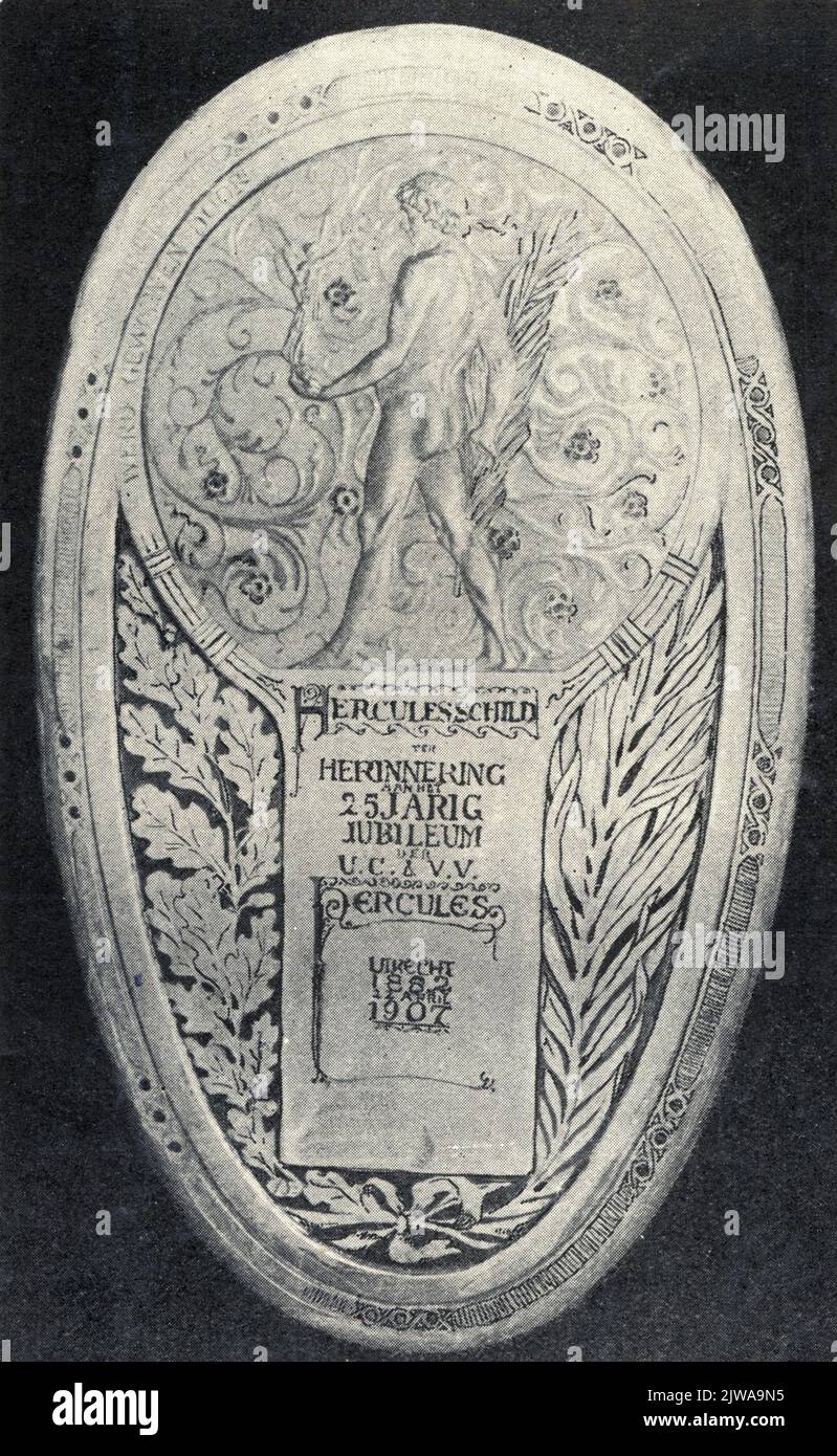 Bild des 'Herculesschild', einer Gedenktafel für den Gewinner des Fußballturniers, das anlässlich des 25.-jährigen Bestehens des Utrecht Cricket- und Fußballvereins Hercules stattfand. Stockfoto