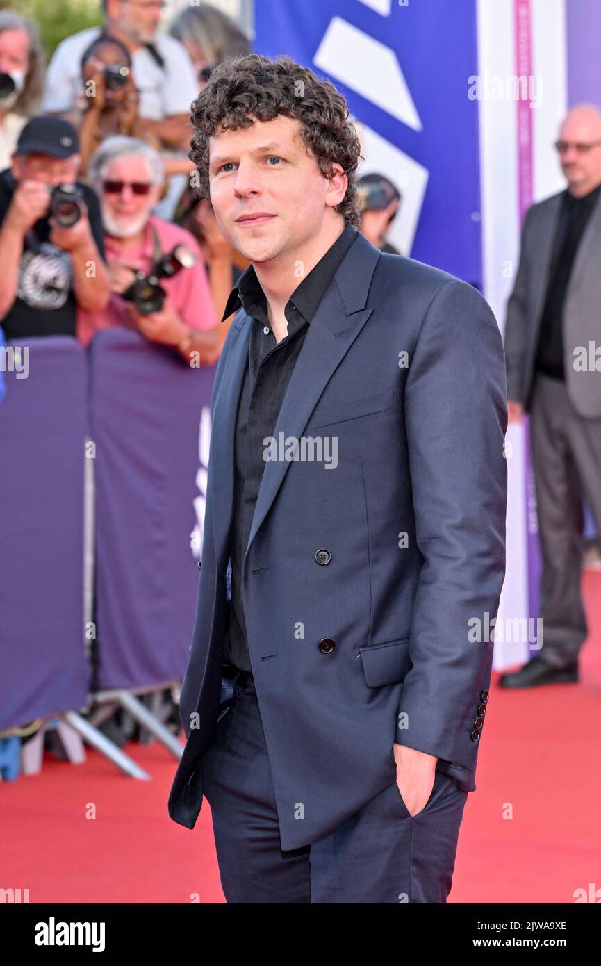 Jesse Eisenberg nimmt am 4. September 2022 an der Vorführung von When You Finish Saving the World während des Deauville American Film Festival 48. in Deauville, Frankreich, Teil. Foto von Julien Reynaud/APS-Medias/ABACAPRESS.COM Stockfoto