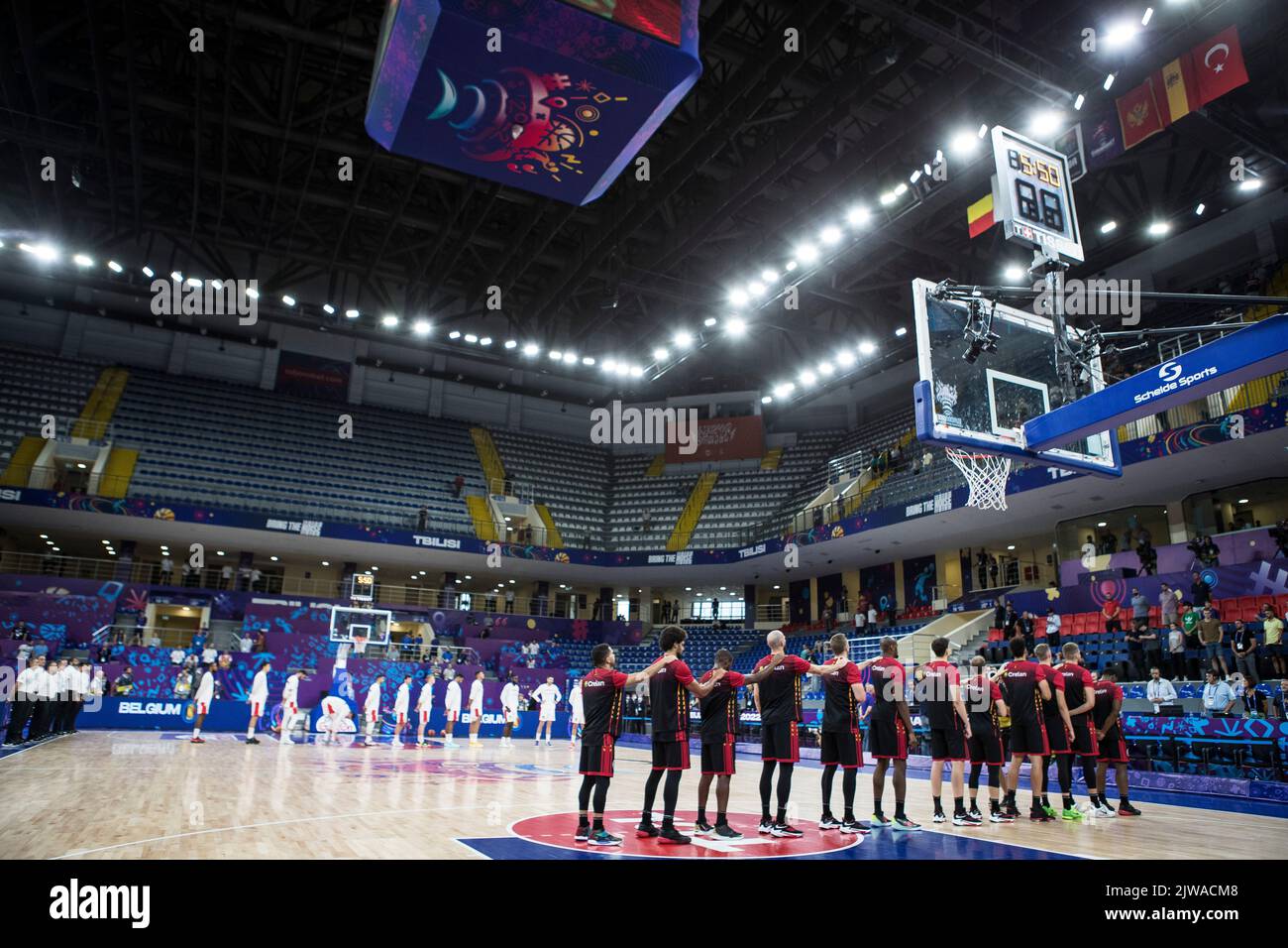 Die belgischen Spieler, die vor dem Spiel zwischen Spanien und den belgischen Löwen abgebildet wurden, spielen drei von fünf in der Gruppe A beim EuroBasket 2022, Sonntag, 04. September 2022, im Tbilisi Sports Palace, in Tiflis, Georgien. Die Basketball-Europameisterschaft findet vom 1. Bis 18. September statt. BELGA FOTO NIKOLA KRSTIC Stockfoto