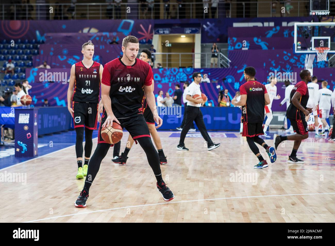 Die belgischen Spieler, die vor dem Spiel zwischen Spanien und den belgischen Löwen abgebildet wurden, spielen drei von fünf in der Gruppe A beim EuroBasket 2022, Sonntag, 04. September 2022, im Tbilisi Sports Palace, in Tiflis, Georgien. Die Basketball-Europameisterschaft findet vom 1. Bis 18. September statt. BELGA FOTO NIKOLA KRSTIC Stockfoto