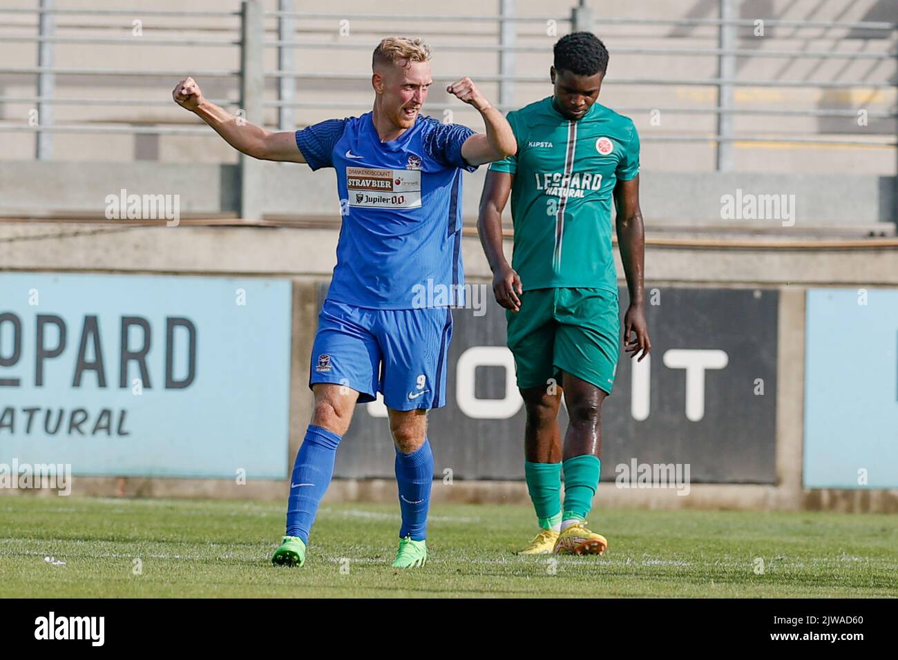 Denders Michael Lallemand feiert nach einem Tor während eines Fußballspiels zwischen RE Virton und FCV Dender EH, Sonntag, 04. September 2022 in Virton, am 4. Von 22 Tagen in der Challenger Pro League 2. Division der belgischen Meisterschaften 2022-2023 1B. BELGA FOTO BRUNO FAHY Stockfoto