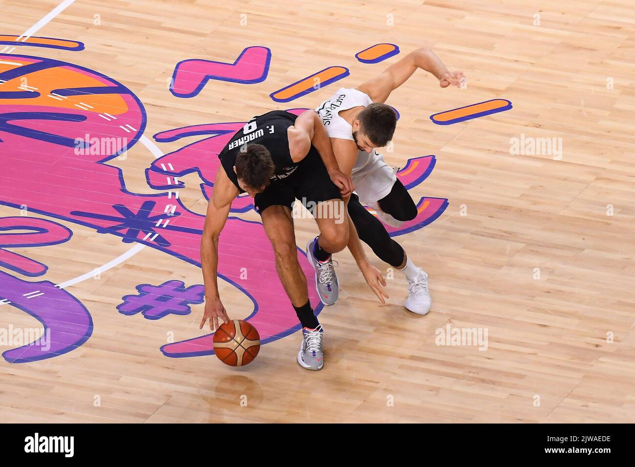 KÖLN, DEUTSCHLAND - 4. SEPTEMBER 2022: Das Basketballspiel von Eurobasket 2022 Litauen gegen Deutschland Stockfoto