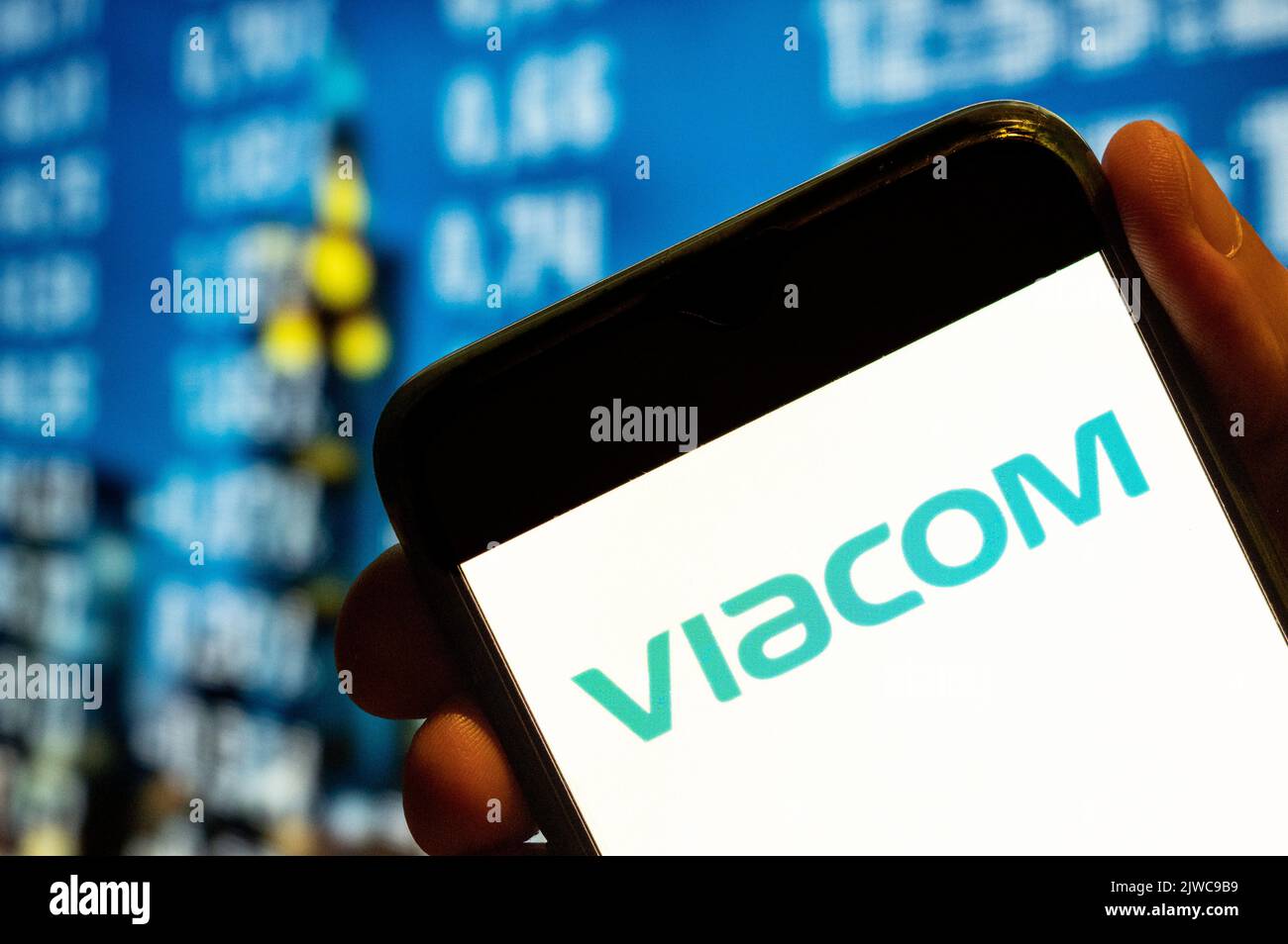 China. 25.. Juli 2022. In dieser Fotolabbildung wird das amerikanische multinationale Massenmedien-Konglomerat Viacom-Logo auf einem Smartphone-Bildschirm angezeigt. (Foto von Budrul Chukrut/SOPA Images/Sipa USA) Quelle: SIPA USA/Alamy Live News Stockfoto