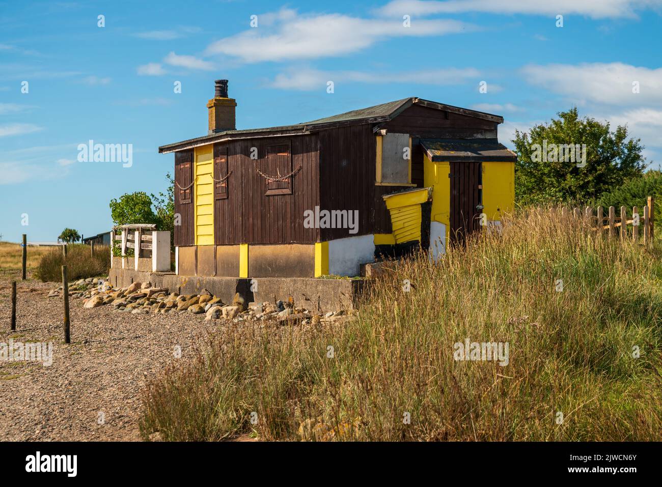 Hut, eine der sogenannten „Black Huts“-Siedlungen bei Sandscale Haws in der Nähe von Barrow-in-Furness, Cumbria, Großbritannien, August Stockfoto