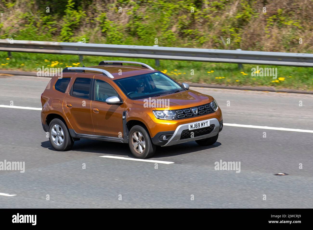 2019 Orange DACIA DUSTER COMFORT TCE 1330cc 6 Schaltgetriebe Stockfoto