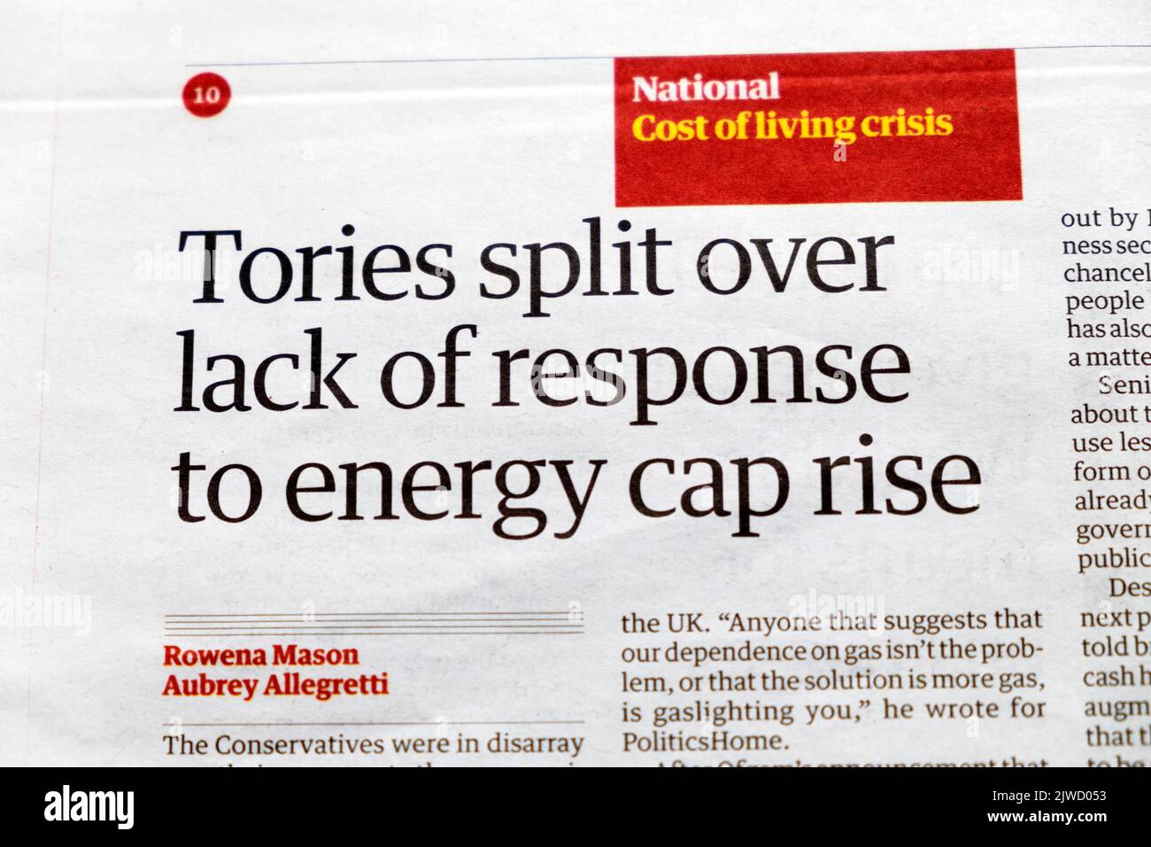 Die Tories spalten wegen fehlender Reaktion auf den Anstieg der Energieobergrenze. Die Zeitung Guardian titelt die Kosten der Lebenshaltungskrise 27. August 2022 London Großbritannien Stockfoto