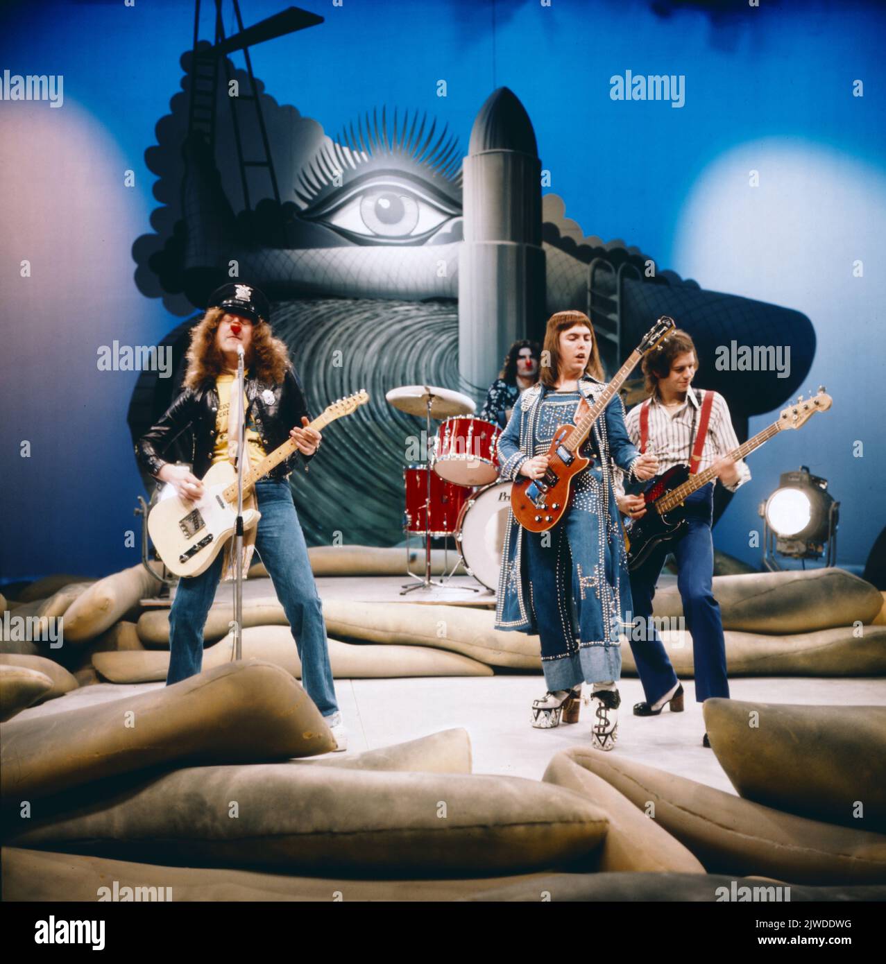 Slade, englische Glam Rock und Hard Rock Band, TV Auftritt in Deutschland, um 1984. Slade, englische Glam Rock- und Hard Rock-Band, TV-Auftritt in Deutschland, um 1984. Stockfoto