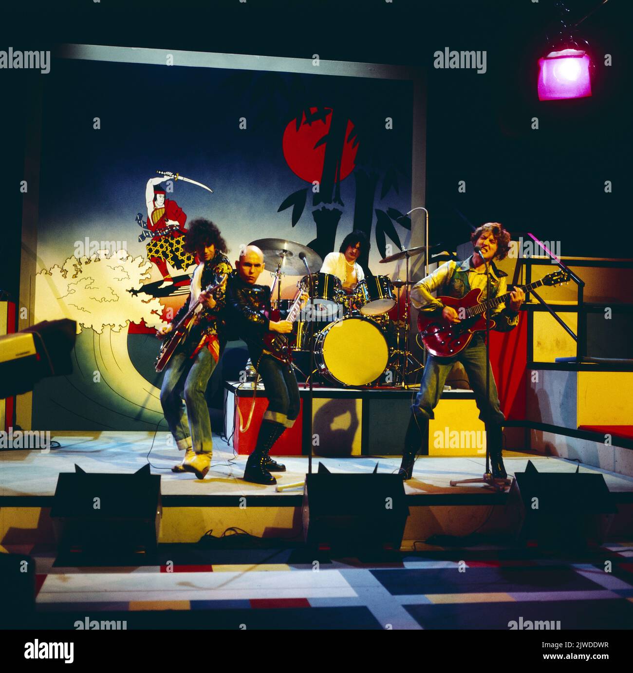 Slade, englische Glam Rock und Hard Rock Band, TV Auftritt in Deutschland, um 1984. Slade, englische Glam Rock- und Hard Rock-Band, TV-Auftritt in Deutschland, um 1984. Stockfoto