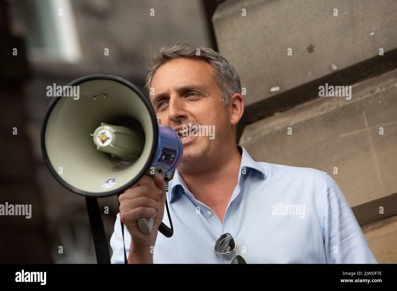 Alex Cole Hamilton, Mitglied des schottischen Parlaments und Vorsitzender der schottischen Liberaldemokraten, in Edinburgh, Schottland, 5. September 2022. Stockfoto