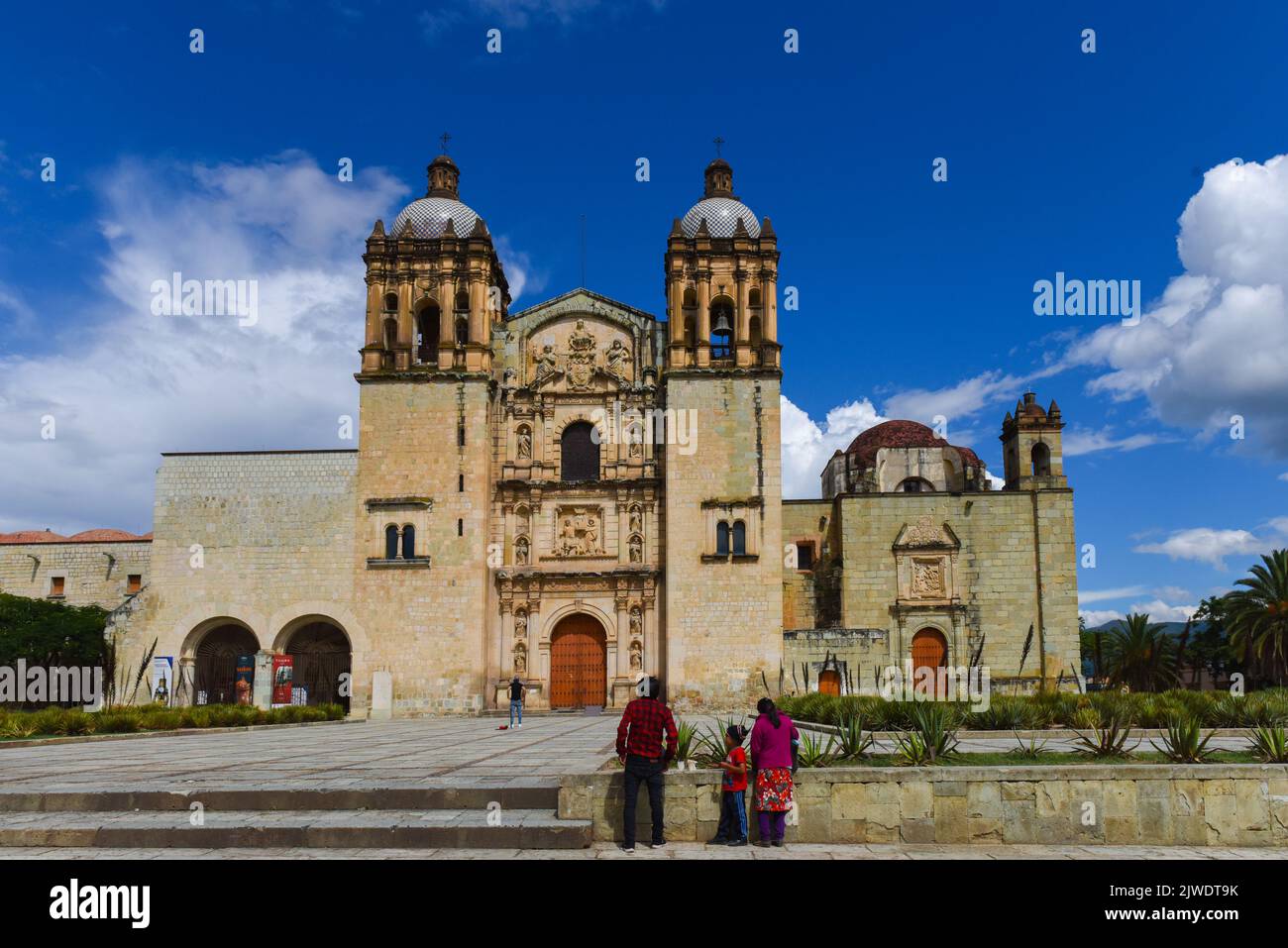 Der berühmte Templo de Santo Domingo de Guzmán im historischen Zentrum von Oaxaca de Juarez, Bundesstaat Oaxaca, Mexiko Stockfoto