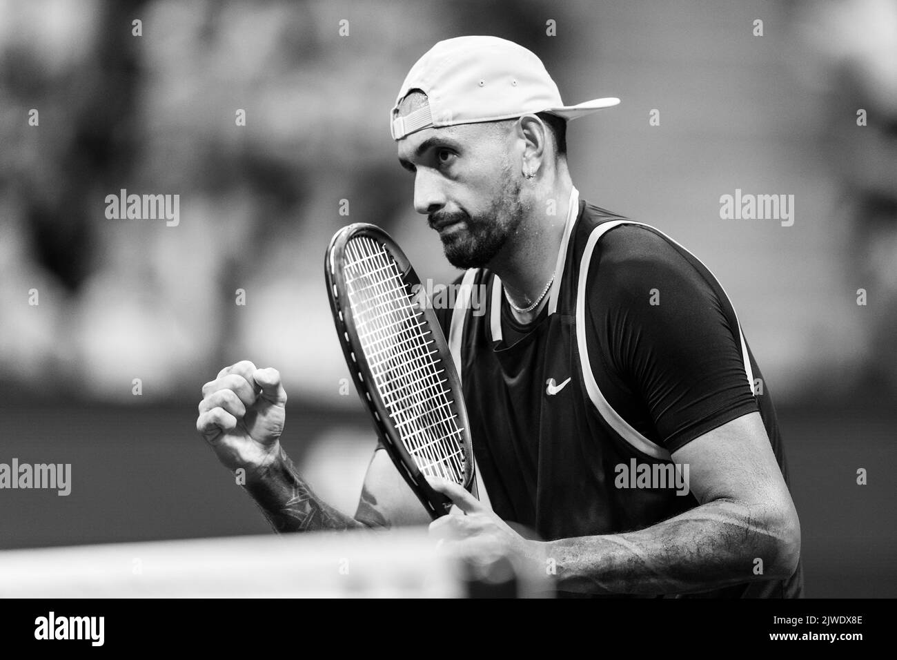 New York, NY - 4. September 2022: Nick Kyrgios aus Australien reagiert während der US Open Championships 4. gegen Daniil Medvedev im USTA Billie Jean King National Tennis Center Stockfoto