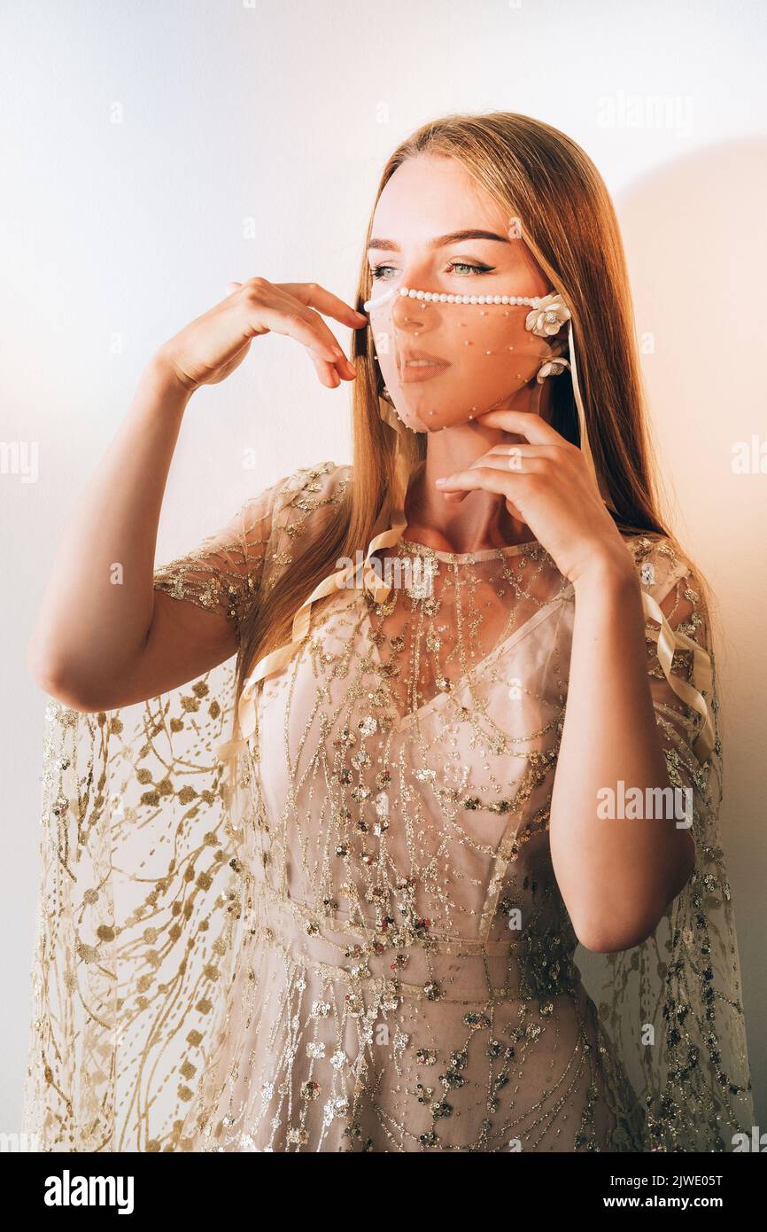 Elegante weihnachten aussehen Pandemie Mode Thema Stockfoto