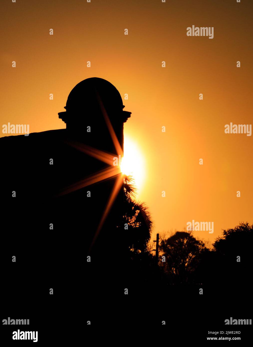 Fort Castillo de San Marcos in Silhouette bei Sonnenuntergang Stockfoto