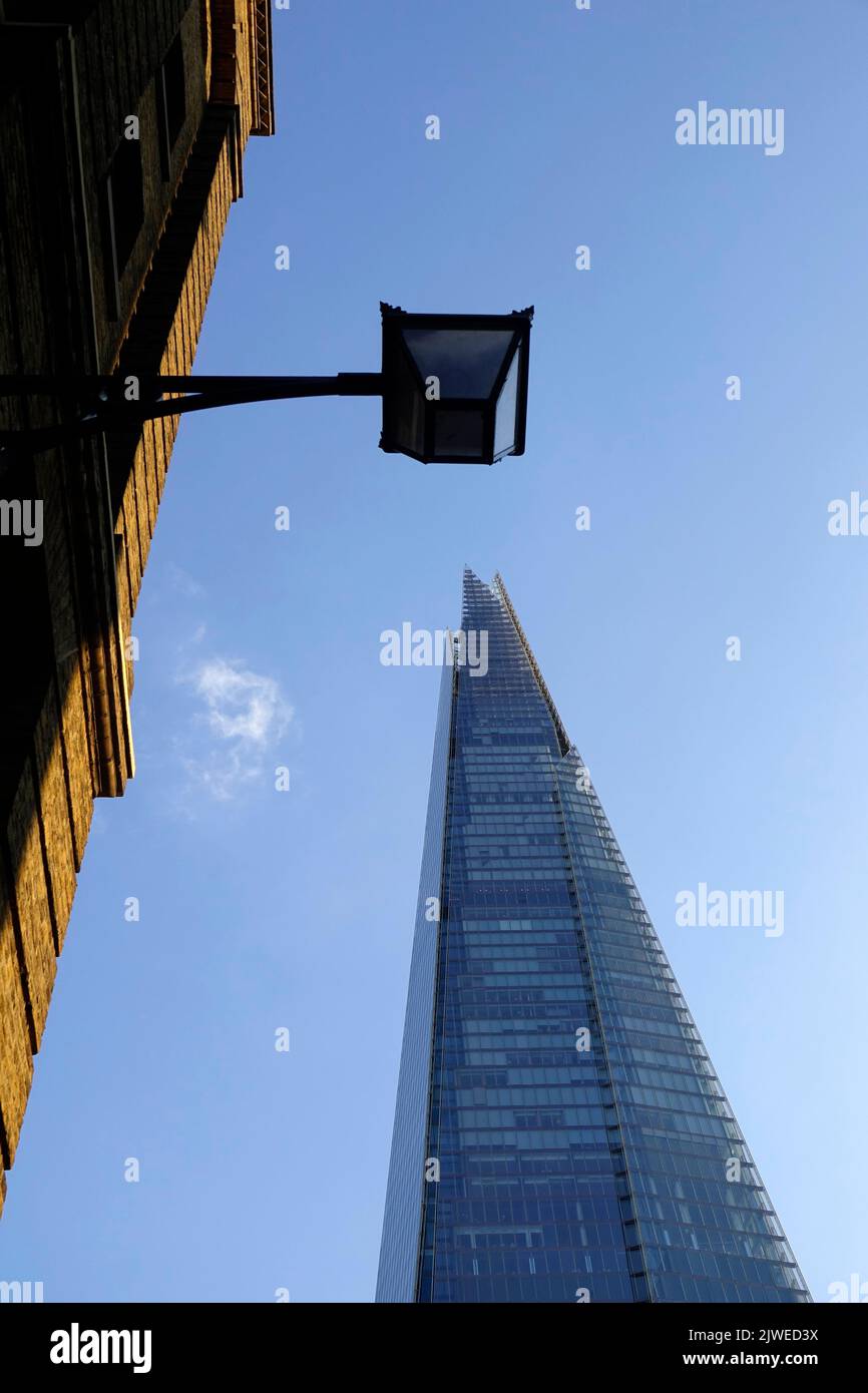 Low-Angle-Ansicht von The Shard, London, England, Großbritannien Stockfoto