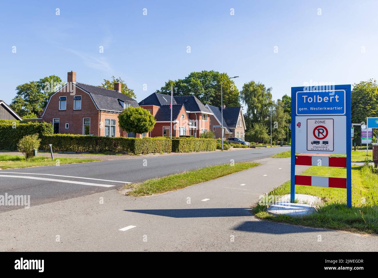 Tolbert, Niederlande - 24. August 2022: Ortsschild Tolbert in der Gemeinde Westerkwartier in der Provinz Groningen, Niederlande Stockfoto