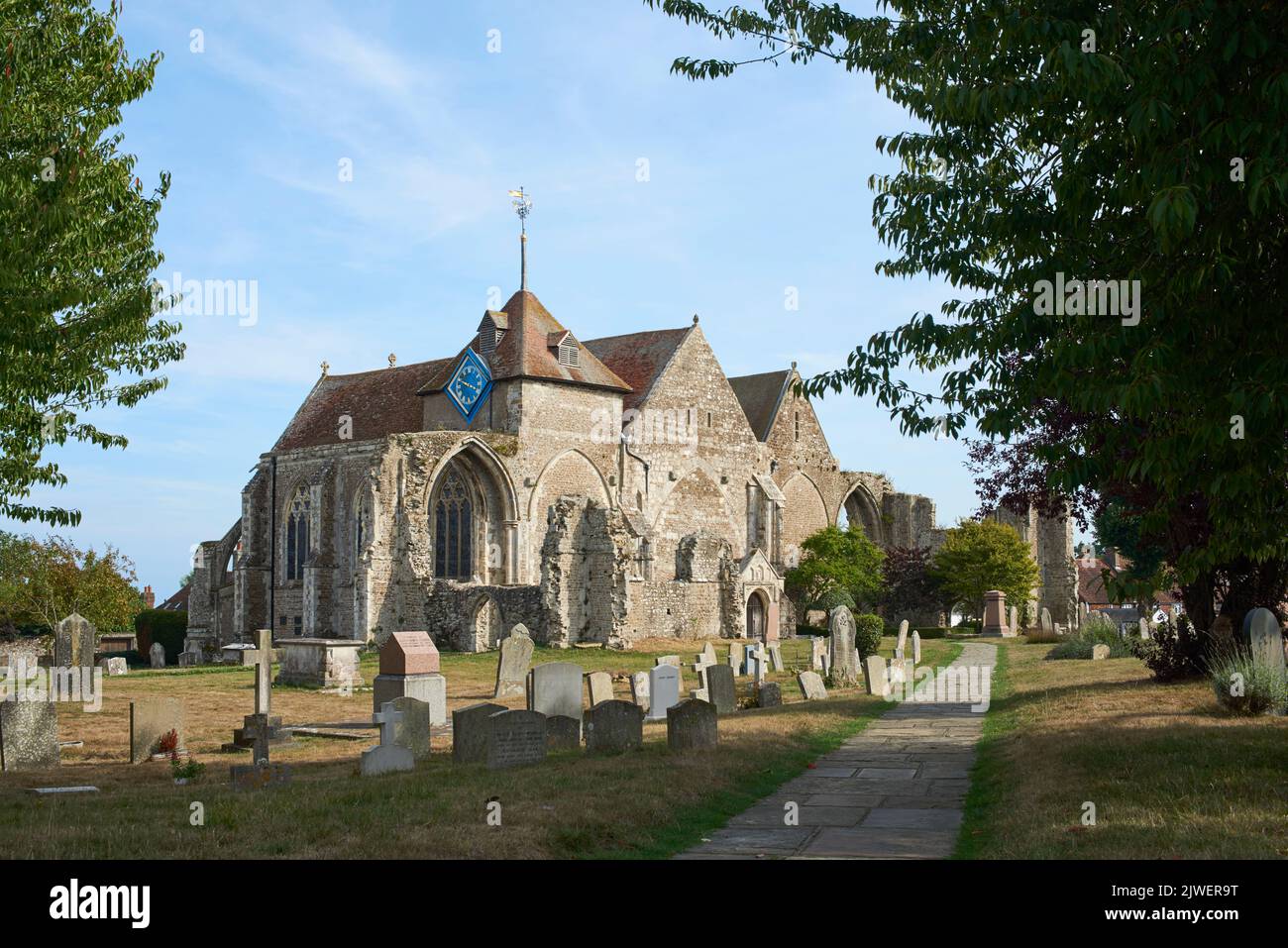 Die alte Kirche des Märtyrers St. Thomas in der historischen Stadt Winchelsea, East Sussex, Großbritannien Stockfoto