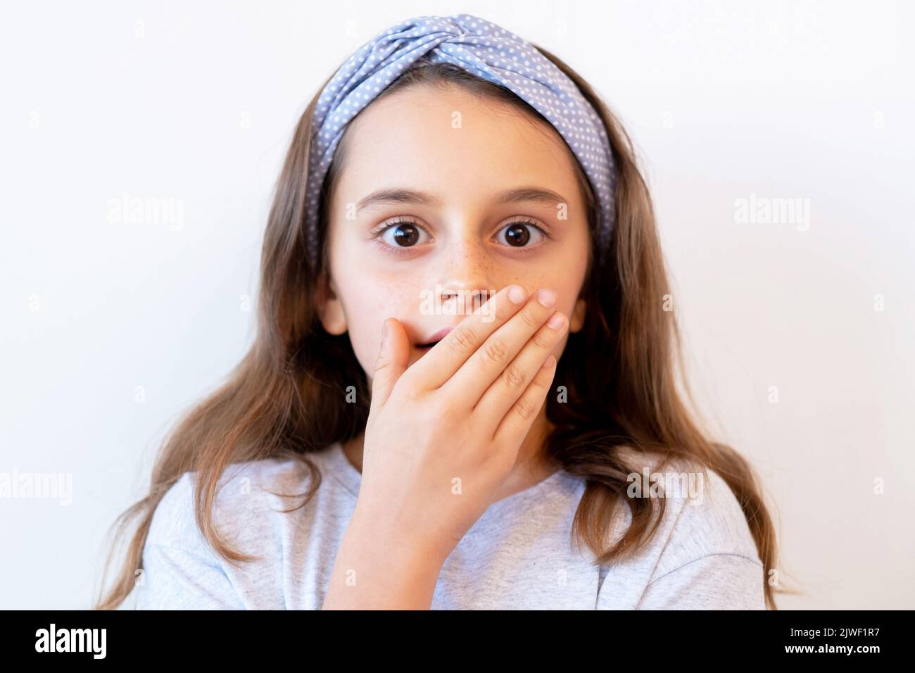 Überrascht Kind Porträt schockiert Mädchen omg Emotion Stockfoto