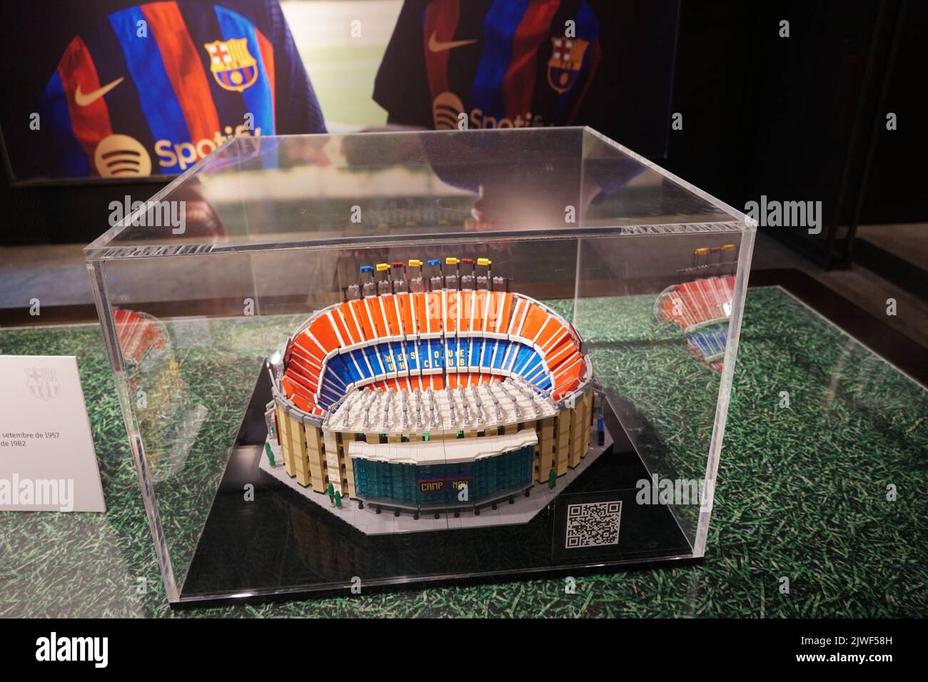 Das legendäre Camp Nou Stadium wurde aus LEGO gebaut. Stockfoto
