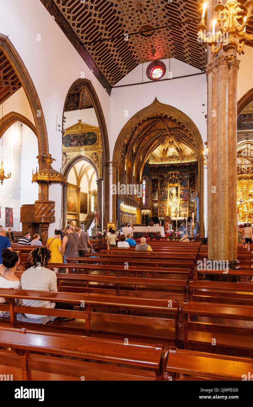 Innenraum der Kathedrale unserer Lieben Frau von der Himmelfahrt, Funchal, Madeira, Portugal Stockfoto