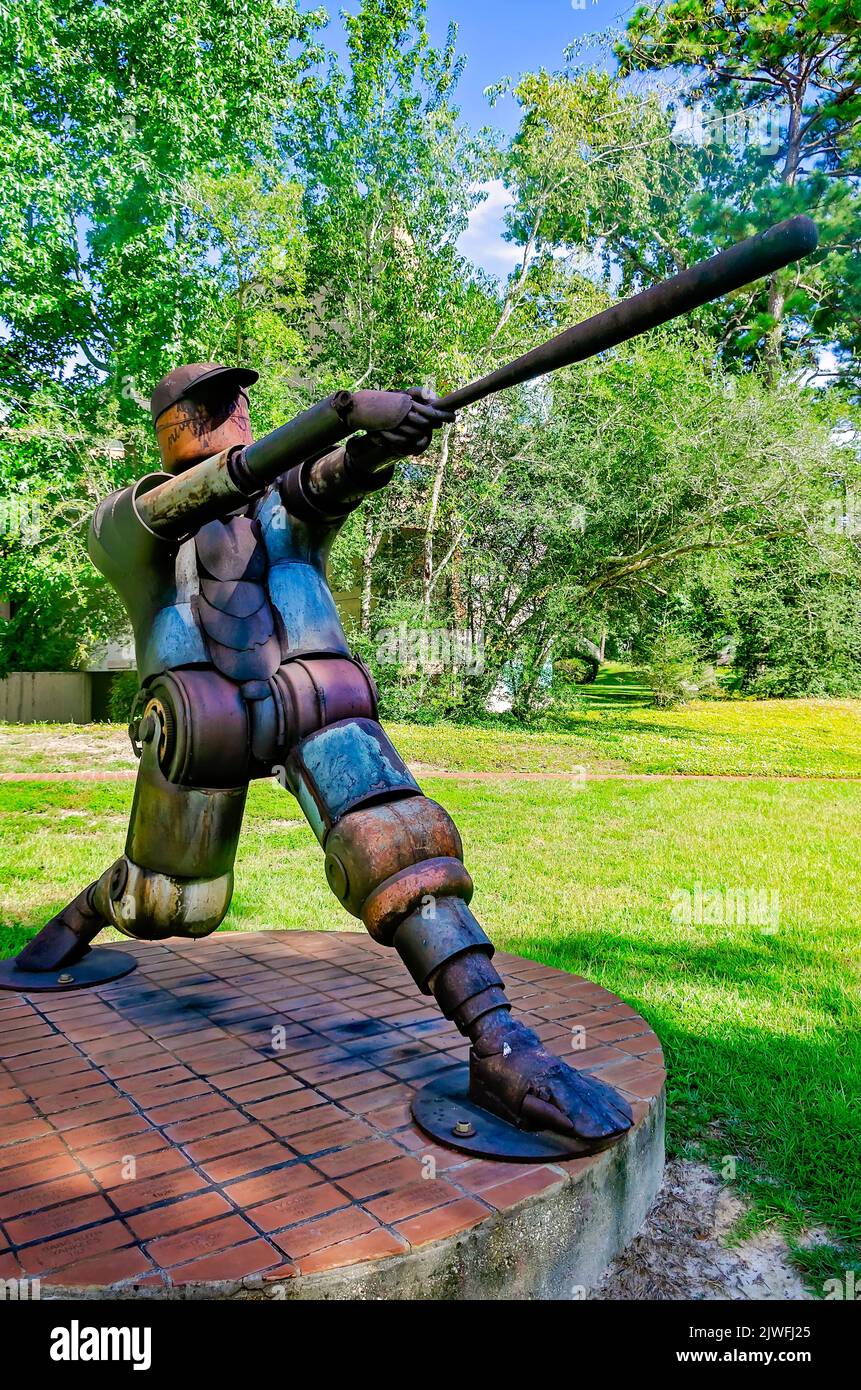 „Herr Baseballspiele“, eine Skulptur des Künstlers Bruce Larsen, ist in der United States Sports Academy und im American Sport Art Museum in Daphne, Alabama, zu sehen. Stockfoto