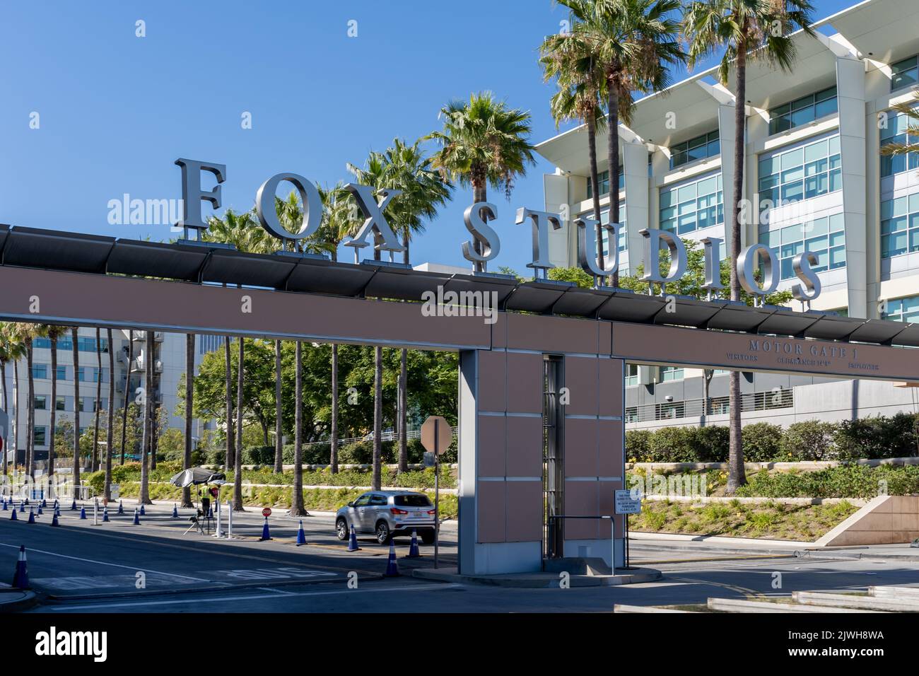 Los Angeles, Ca, USA - 6. Juli 2022: Der Eingang zum Fox Studio in Los Angeles, Kalifornien, USA. Stockfoto