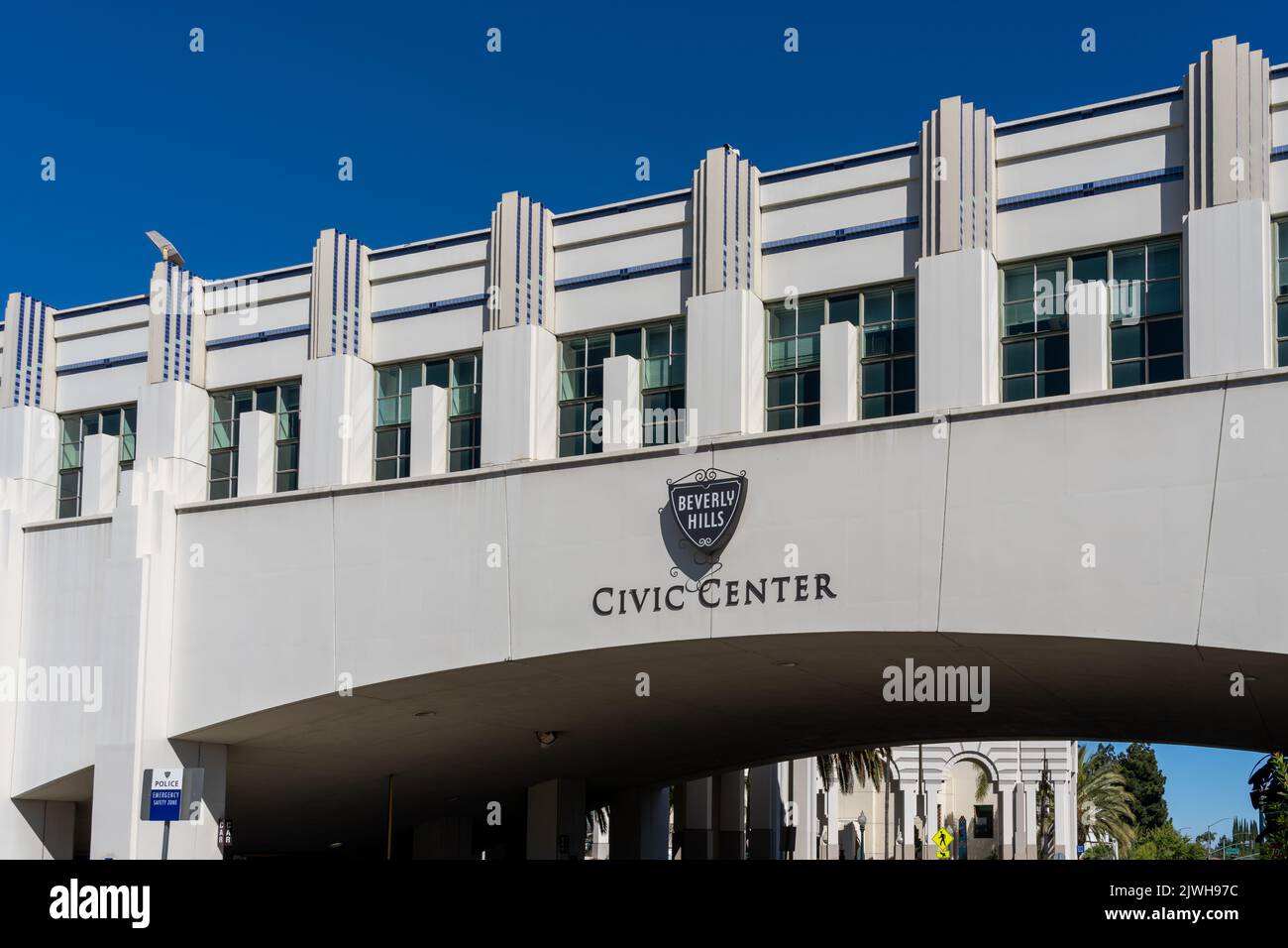 Beverly Hills, CA, USA - 6. Juli 2022: Das Schild Beverly Hills Civic Center befindet sich in Beverly Hills, CA, USA. Stockfoto
