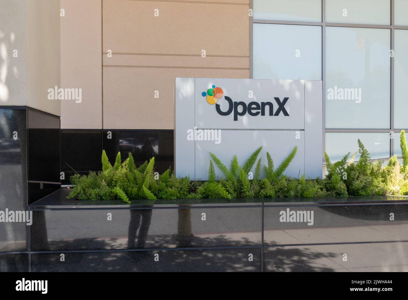 Pasadena, Kalifornien, USA – 7. Juli 2022: Hauptsitz von OpenX Software in Pasadena, Kalifornien, USA. Stockfoto