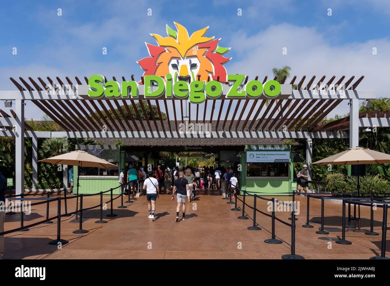 San Diego, CA, USA - 8. Juli 2022: Eintritt zum San Diego Zoo. Der San Diego Zoo ist ein Zoo im Balboa Park in San Diego, Kalifornien Stockfoto