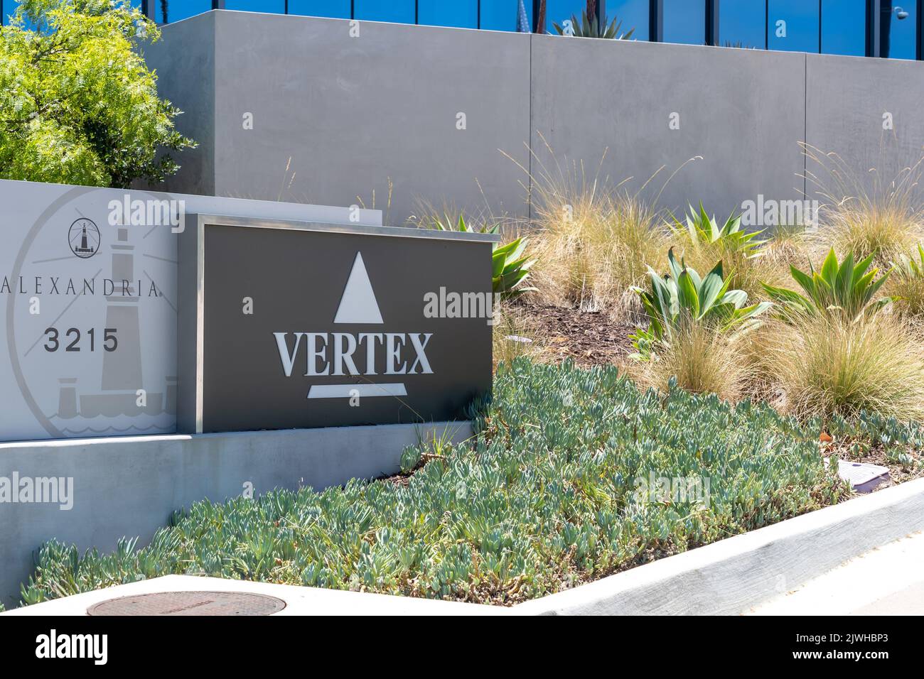 Das Vertex Pharmaceuticals-Zeichen in seiner Forschungseinrichtung in San Diego, CA, USA. Stockfoto