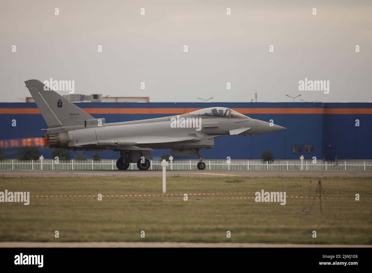 Bukarest, Rumänien - 4. September 2022: Eurofighter Typhoon auf dem Aurel Vlaicu Flughafen in Bukarest während einer Flugshow. Stockfoto