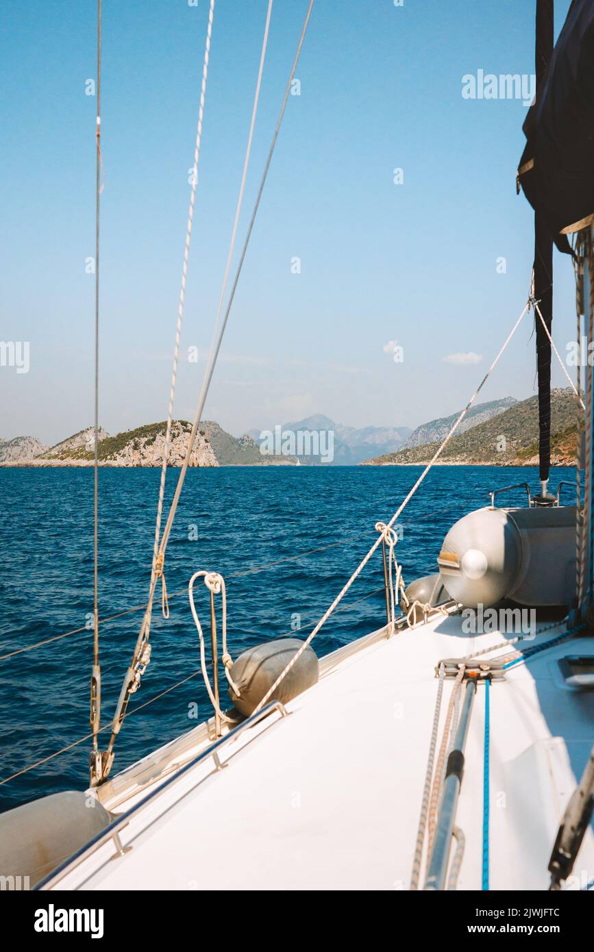 Segelyacht Segeln in der Ägäis Segelreisen Sommerferien Reise auf Bootsinseln Luxus Lifestyle Hobby Stockfoto