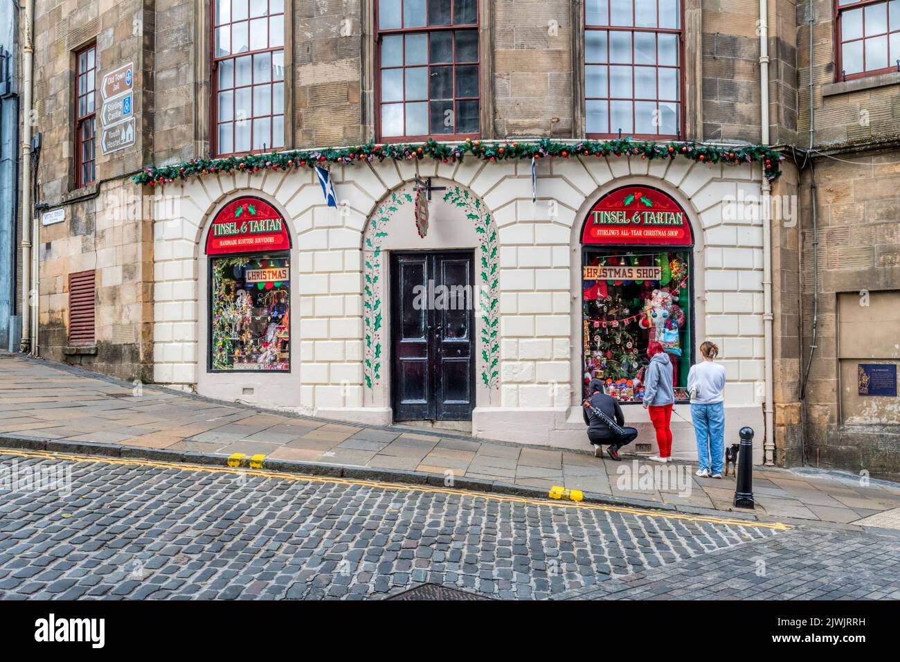 The Tinsel & Tartan Christmas Shop in Stirling, Schottland. Stockfoto