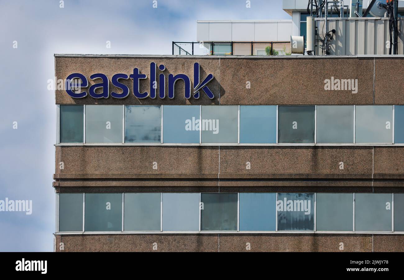 Eastlink Logo am Hauptsitz. Ein kanadisches Kabel-TV- und Telekommunikationsunternehmen bietet auch Wireless/Mobile an. HALIFAX, NOVA SCOTIA, KANADA Stockfoto