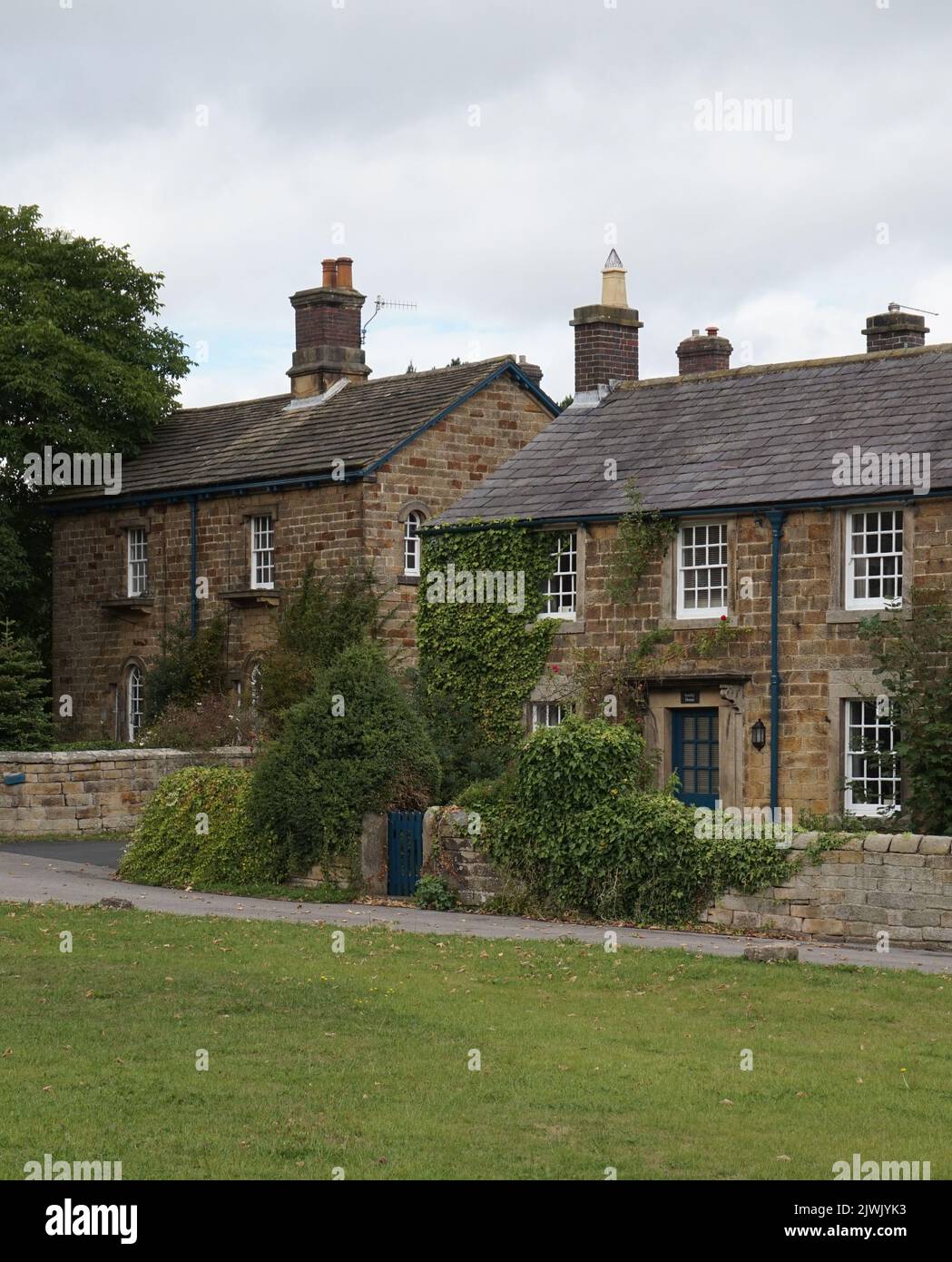 Pilsley ist eines von drei Chatsworth Estate Villages mit Häusern aus dem Jahr 1700s, einige von Joseph Paxton entworfen. Stockfoto