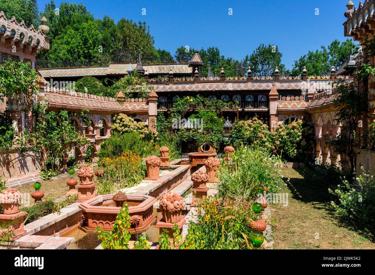 Les Jardins Secrets ist ein privater phantastischer Garten, der in der Region Haute Savoie/Frankreich besucht werden kann Stockfoto