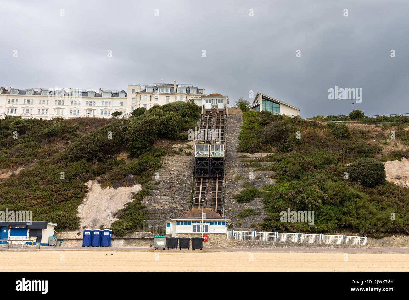 Blick auf den Lift der Bournemouth West Cliff, Dorset, England Stockfoto