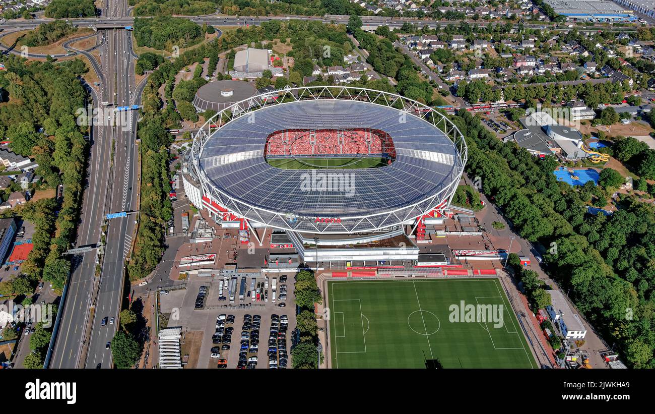 LEVERKUSEN, 13. August 2022: Die Bay Arena ist ein Fußballstadion in Leverkusen, seit 1958 Heimstadion des Bundesligavereins Bayer 04 Leverkusen Stockfoto