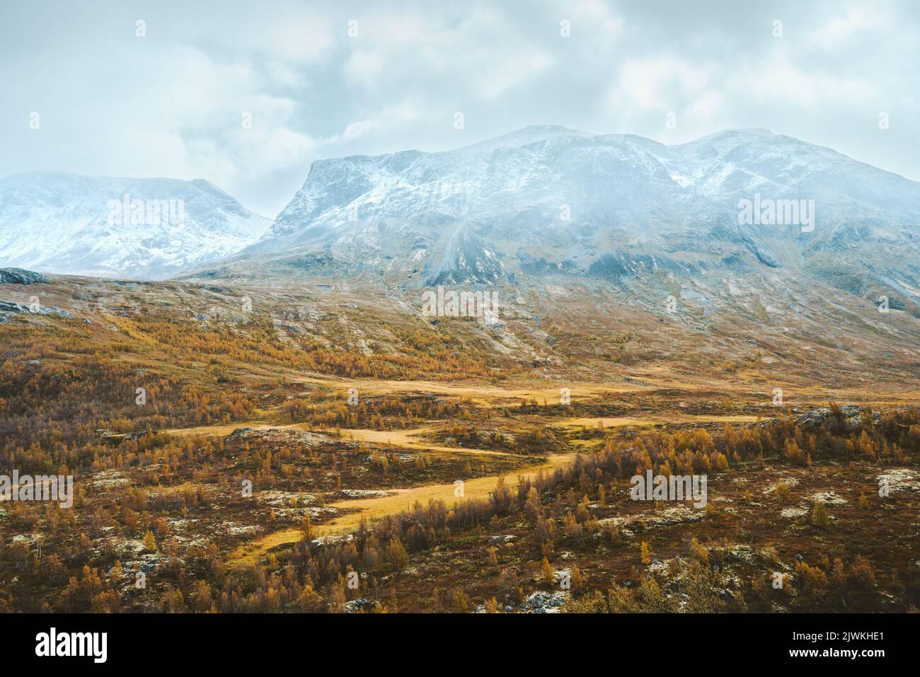Luftaufnahme Sognefjellet Berge Herbstsaison Landschaft in Norwegen Reise Wildnis skandinavische Natur Jotunheimen Nationalpark Stockfoto