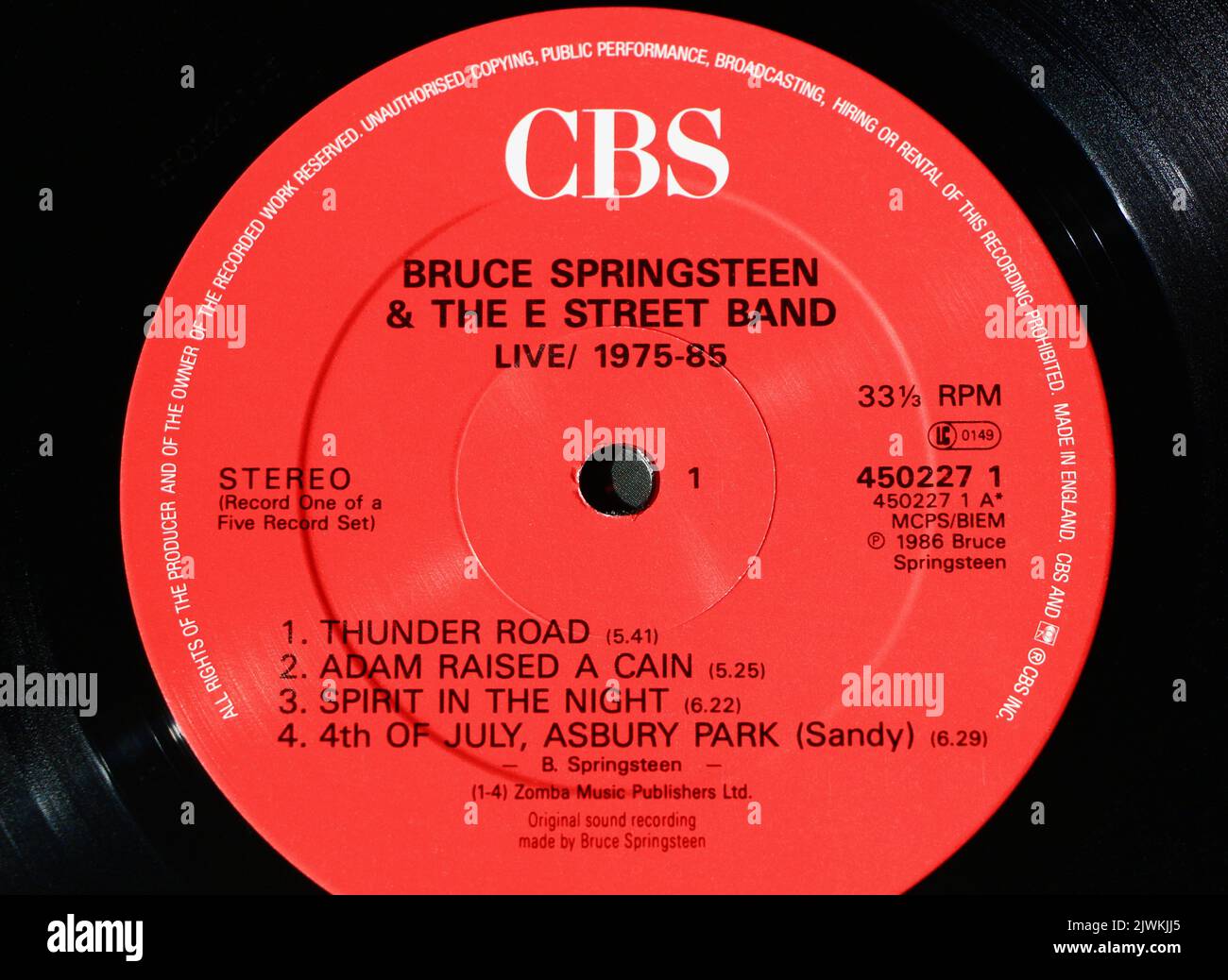 Foto-Nahaufnahme eines Center-Labels auf einer Original-Pressung einer Vinyl-Scheibe aus dem Jahr 1986 Live/1975-85 Bruce Springsteen & The E Street Band Stockfoto