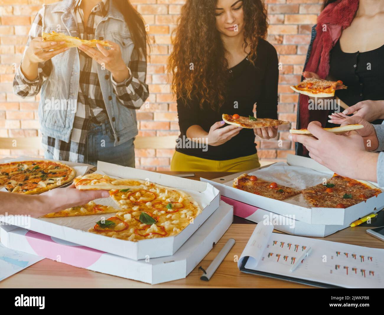 Business Team Mittagessen Pizza Lifestyle Millennials Stockfoto