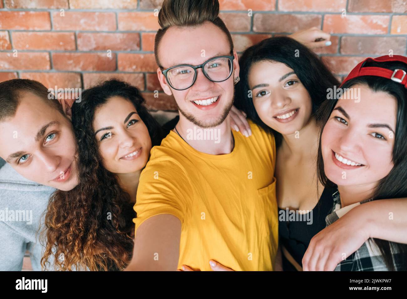 Gruppen-Selbstporträt verschiedene Teamfreunde zusammen Stockfoto