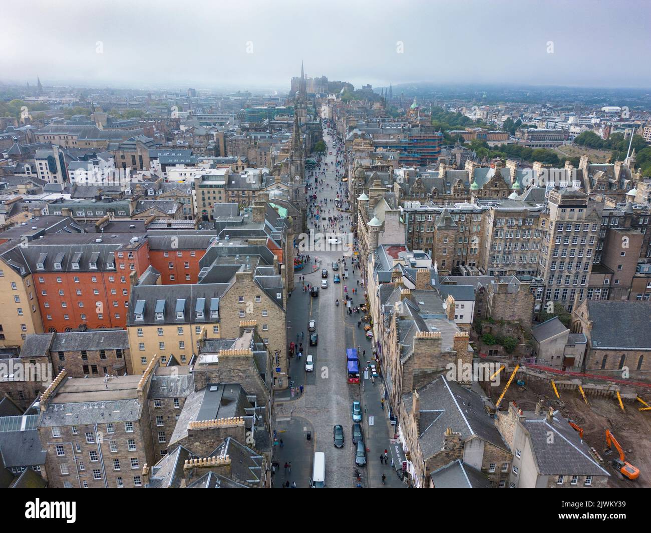 Luftaufnahme entlang der High Street oder Royal Mile in der Altstadt von Edinburgh, Schottland, Großbritannien Stockfoto