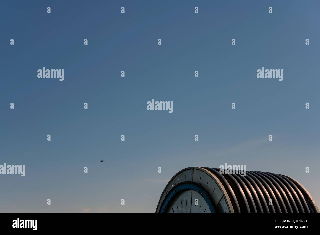 Selbstfahrendes Bewässerungsrohr Stockfoto