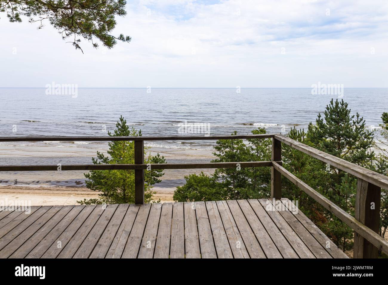 Aussichtspunkt in der Nähe der Ostseeküste in Lettland Stockfoto
