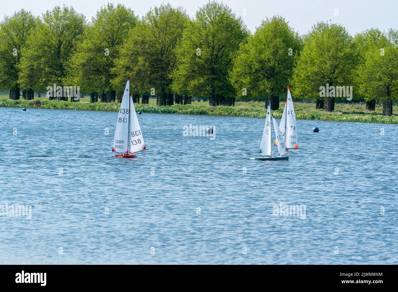 Segelboote auf der Themse Stockfoto