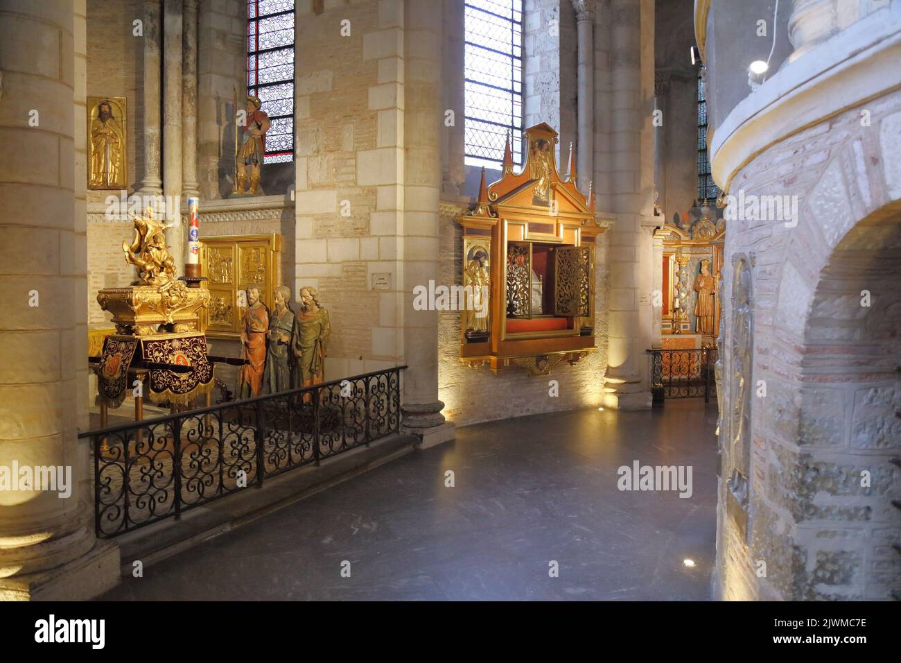 TOULOUSE, FRANKREICH - 28. SEPTEMBER 2021: Basilika Saint-Sernin in Toulouse. Die romanische Kirche ist ein Pilgerziel auf den Routen von Santiago d Stockfoto