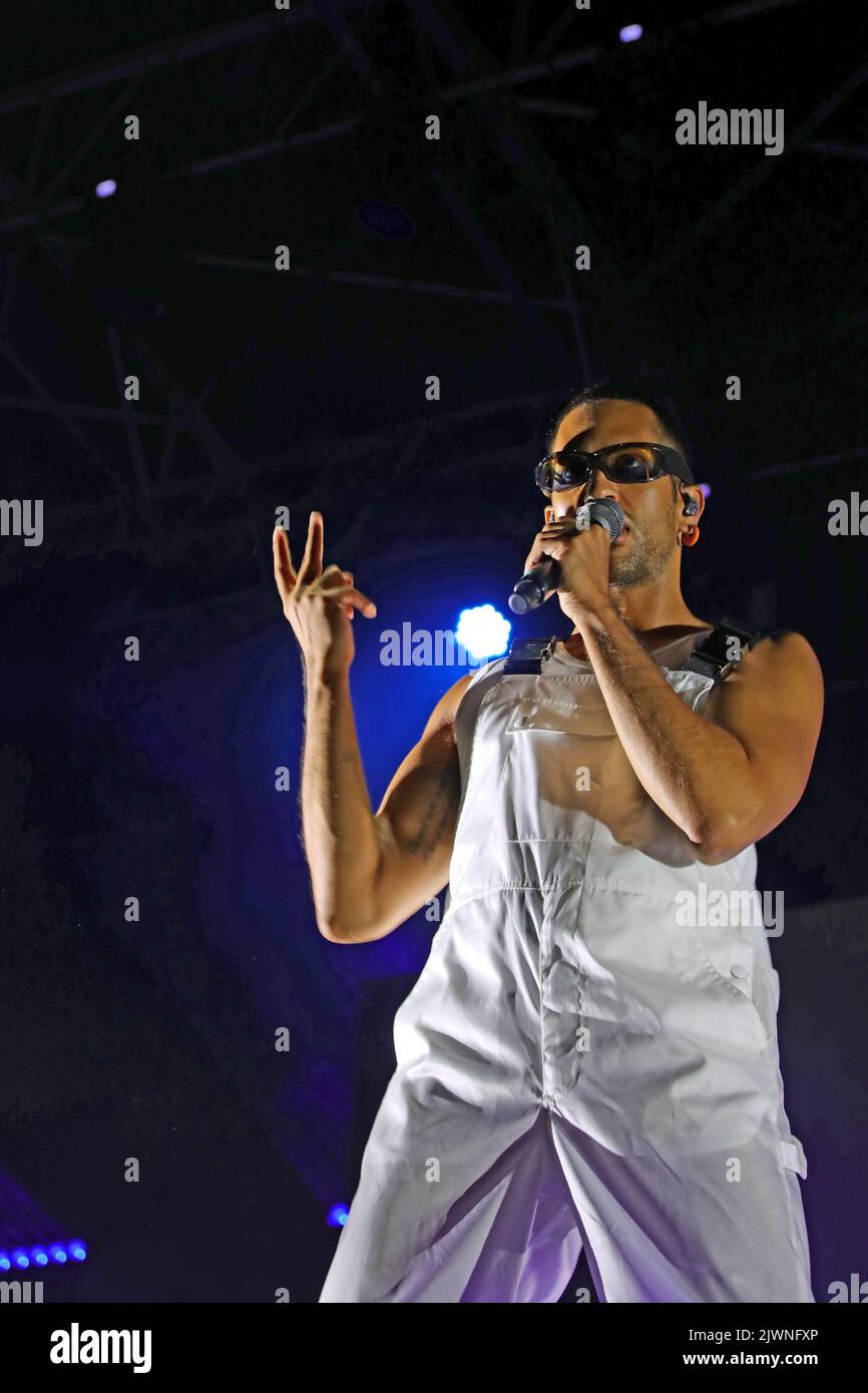 Vicenza Piazza dei Signori, VI, Italien - 3. September 2022: Live-Konzert des italienischen Sängers MAHMOOD Stockfoto