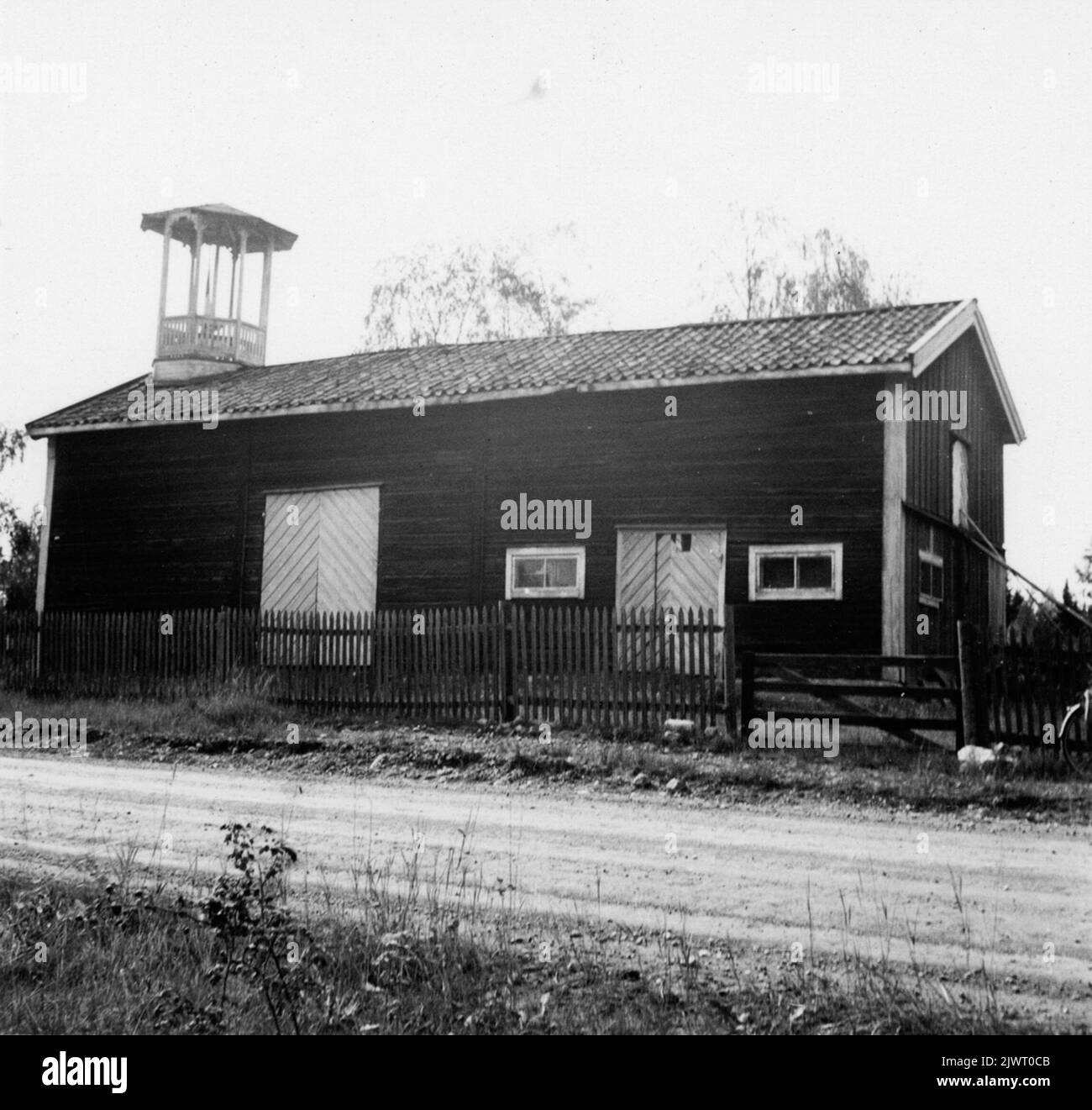 Tierhaus innerhalb der Stadtgrenzen. „Luthens Vieh“ in Bönavägen. Fäbodstuga inom stadens gränser. „Luthens fäbodar“ vid Bönavägen. Stockfoto